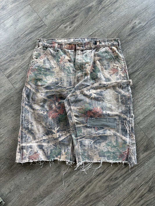 Vintage RealTree Carpenter Capri faded