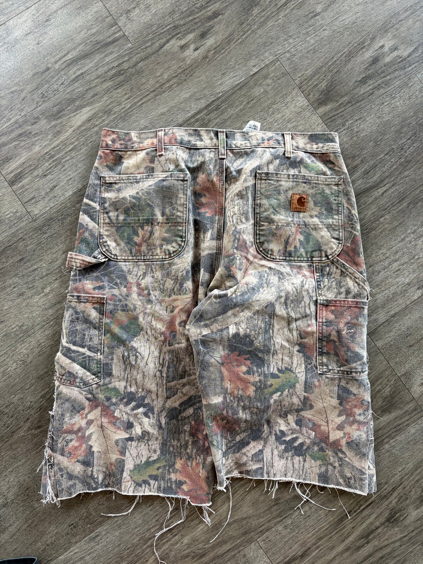 Vintage RealTree Carpenter Capri faded
